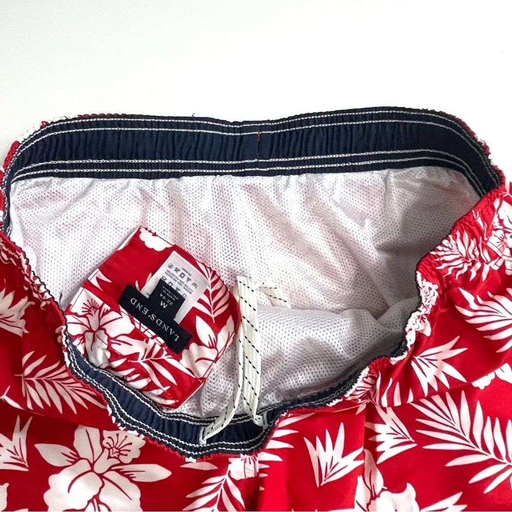 Lands’ End Men’s Red Palm Swim Trunks 9” Inseam Swim Shorts Medium Size 32-34